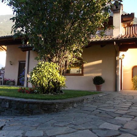 Les Hirondelles Bed & Breakfast Fenis Exterior photo