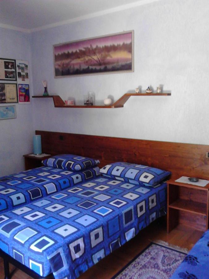 Les Hirondelles Bed & Breakfast Fenis Exterior photo