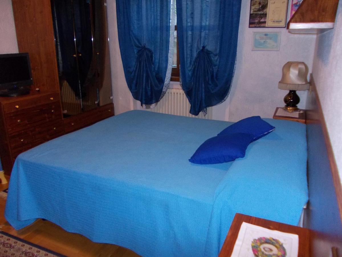 Les Hirondelles Bed & Breakfast Fenis Exterior photo