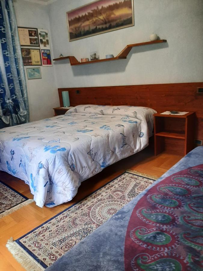 Les Hirondelles Bed & Breakfast Fenis Exterior photo