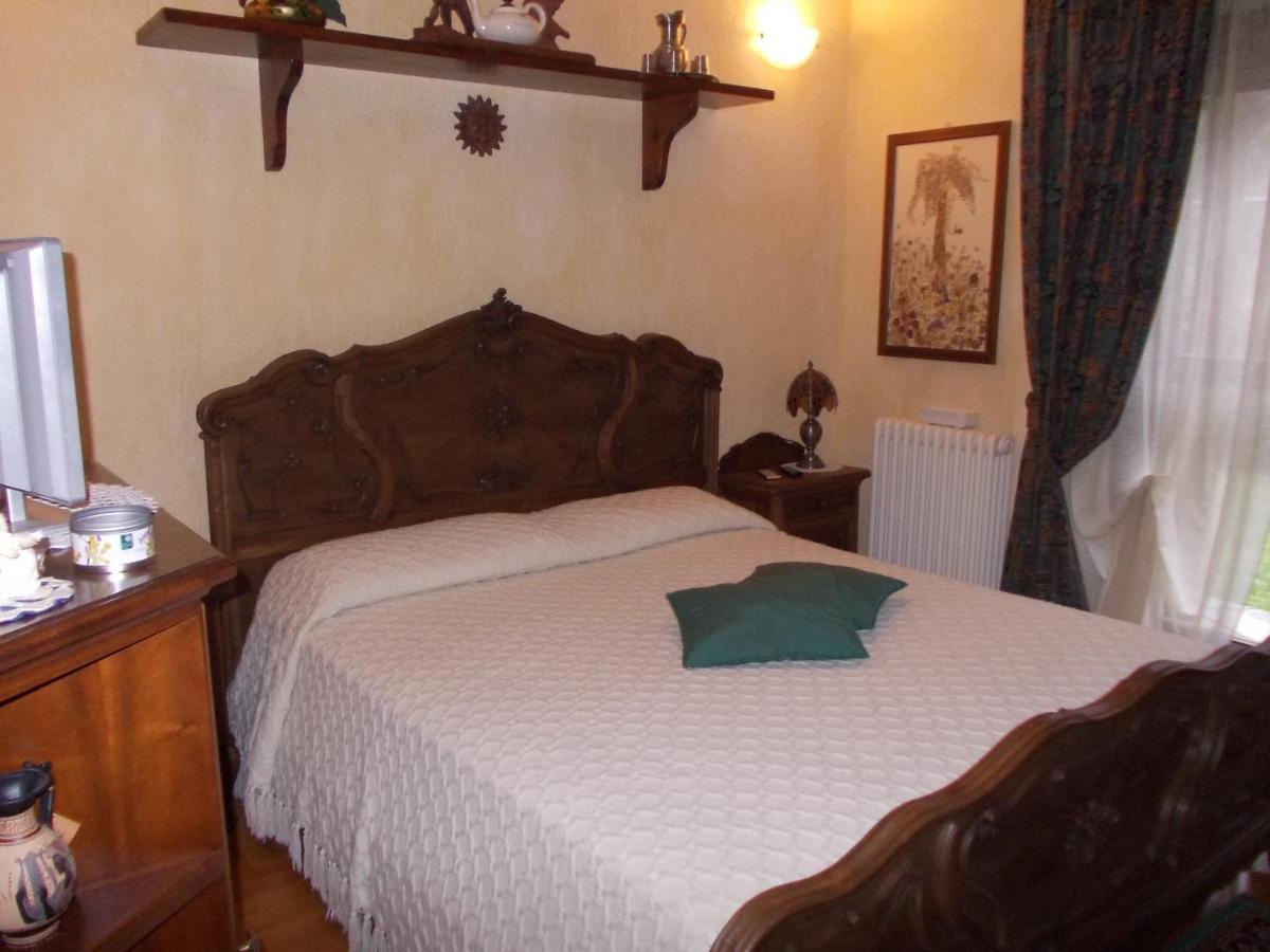 Les Hirondelles Bed & Breakfast Fenis Exterior photo